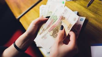 Сколько можно получить за день больничного