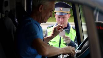 Минцифры: Водители смогут предъявлять права и СТС через МАКС