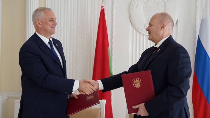 Владислав Логинов (справа) / Фото: Telegram / Владислав Логинов Владислав Логинов (справа) / Фото: Telegram / Владислав Логинов