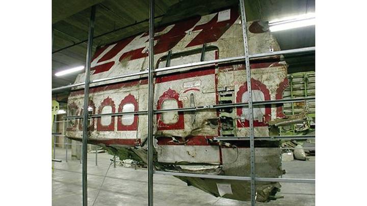 Реконструкция фюзеляжа самолета из обломков, найденных после атаки