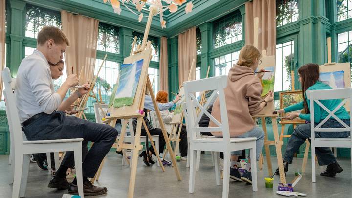 Ягодный смузи и 3D-открытка: чем заняться в выходные на площадках «Московских сезонов»