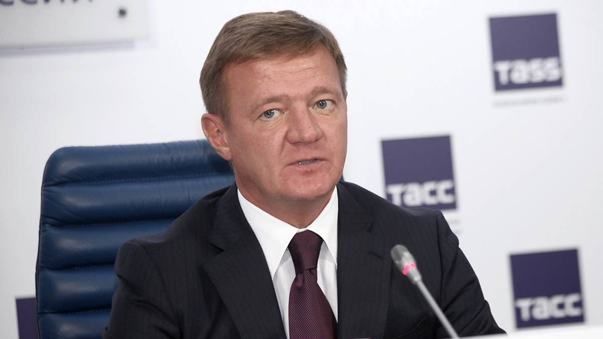 СМИ: Экс-министр Старовойт состоял в браке с 25-летней возлюбленной