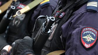 Силовики снова задержали в Санкт-Петербурге уличную певицу Логинову