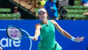 Мирра Андреева спела на корте в честь дня рождения тренера Кончиты Мартинес