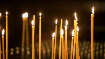 В РПЦ объяснили, почему свечи в церквях не могут быть бесплатными