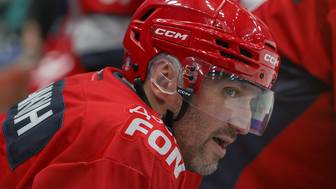 «Не играет за страну»: Родионенко не признала Овечкина спортсменом года в России