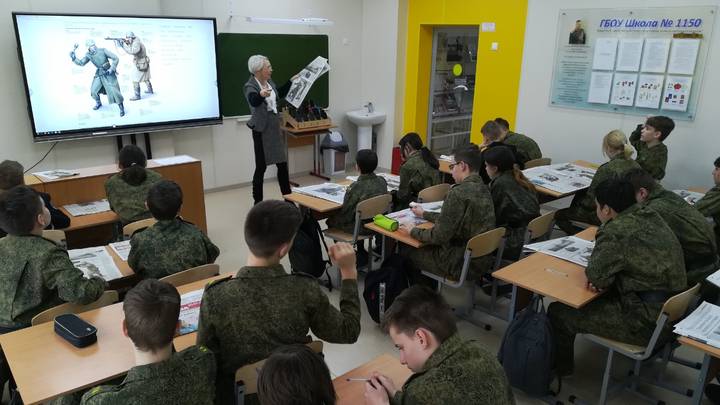 «Открытый урок» с газетой в кадетском классе посвятили победе под Сталинградом