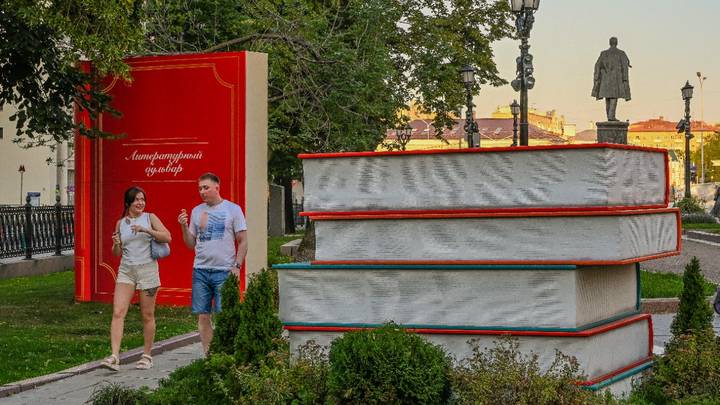 Литературное лето на Сретенском бульваре: от классики до современности в одном культурном пространстве