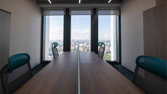 Какие выплаты положены работнику, замещающему другого сотрудника