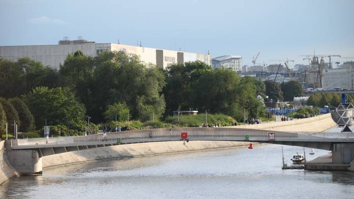 Мост, соединяющий сердца: Москва развивает пешеходную инфраструктуру