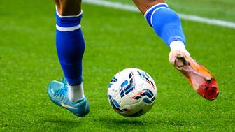 Матч футбольных команд «Реал» и «Барселона» завершился массовой дракой