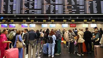 Более 15 рейсов задержали в аэропорту Мурманска из-за сильной метели с грозой