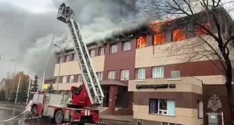 Пожарные ликвидировали открытое горение в здании на Угрешской улице