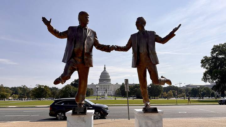 Новое в файлах Эпштейна: Трамп, Путин, Жириновский и российские модели