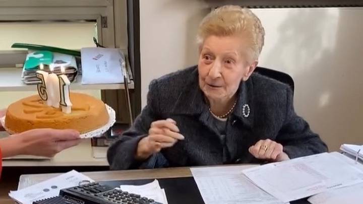 Итальянка отметила свое 105-летие на рабочем месте