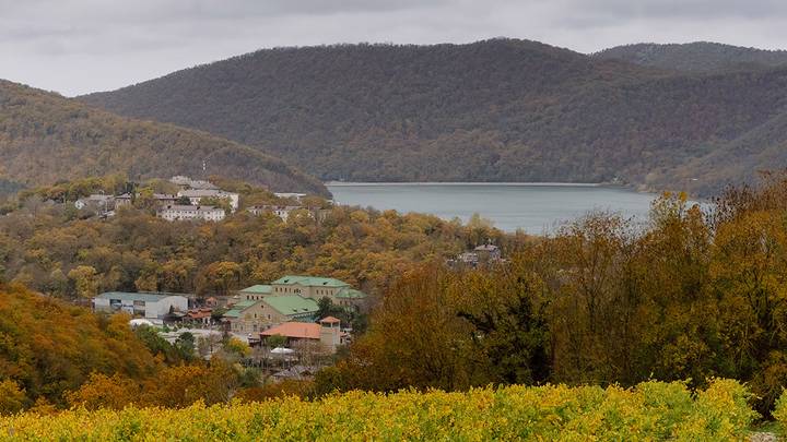 Прекрасный уголок земли: как группа компаний «Абрау-Дюрсо» помогает жителям села
