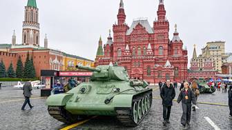 Собянин: Участники СВО посетили музей, открытый в память о Параде 1941 года