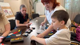 Бесплатные мастер-классы для детей бойцов СВО проводят в ЦАО