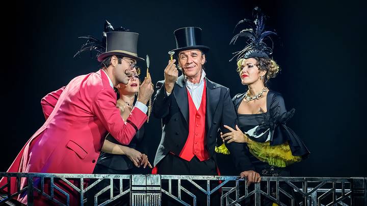 Спектакль «Свадьба Кречинского» в театре Сатиры / Фото: Дмитрий Дубинский / Вечерняя Москва