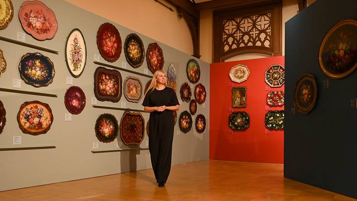 Выставка «Жостово. Вызывающе красиво» в музее-заповеднике «Царицыно» / Фото: Анатолий Цымбалюк / Вечерняя Москва