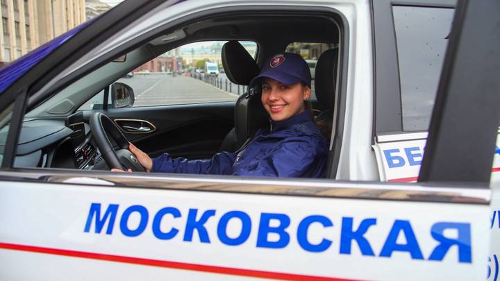 Сотрудница «Московской безопасности» Ирина Иванова на дежурстве