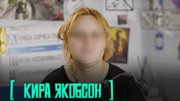 Девочка показала жест о помощи на шоу «Школа»: кто она и что с ней случилось