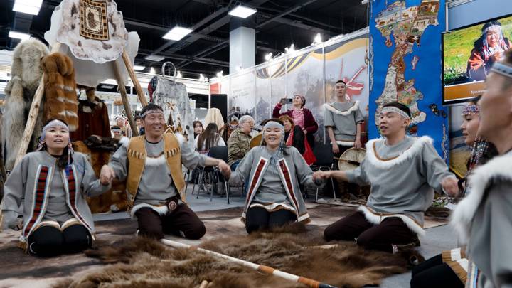 Презентация Интерактивного атласа коренных малочисленных народов на выставке в столице