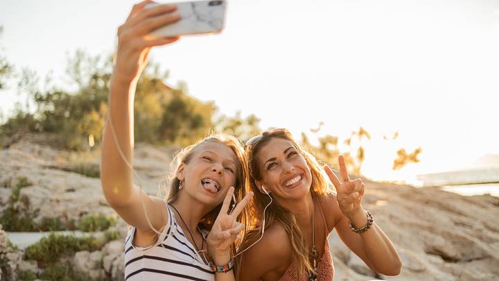 Как День матери отмечают в разных регионах России