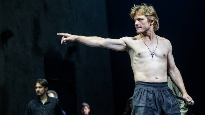 «Макбет» Кончаловского в Театре Моссовета: сюжет, актеры