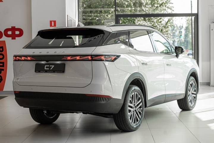 OMODA C7: искусство в движении