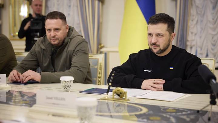 Обыски у главы офиса Зеленского Ермака: главное о произошедшем, кто он, в чем замешан и почему важен для Украины