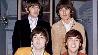 Столик, где Старр кофе пил: какие места в Москве связаны с творчеством «Битлз»