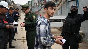 «Двоякие последствия»: к чему может привести ужесточение правил пребывания мигрантов в РФ