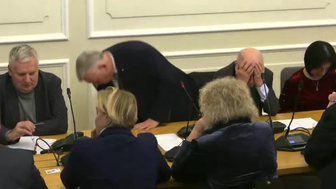 «Прощайте, дебилы»: польский депутат покинул комиссию, поругавшись с коллегами