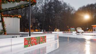 Каток размером с пять хоккейных площадок открылся в Сокольниках