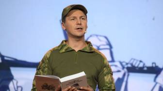 В окопах атеистов нет: Дмитрий Филиппов — о силе молитвы и языке поступков