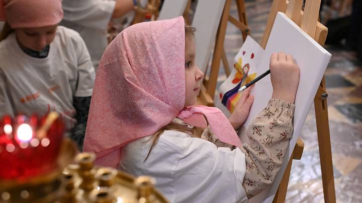 Акция Крылья Ангела в Храме Христа Спасителя / Фото: Мария Хапцова / Вечерняя Москва