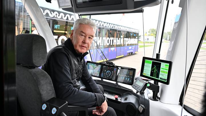 Сергей Собянин принял участие в запуске первого в России беспилотного трамвая / Фото: Пресс-служба мэра и правительства Москвы 