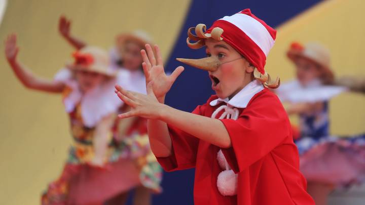 Новогодние елки 2025–2026 для детей в Москве