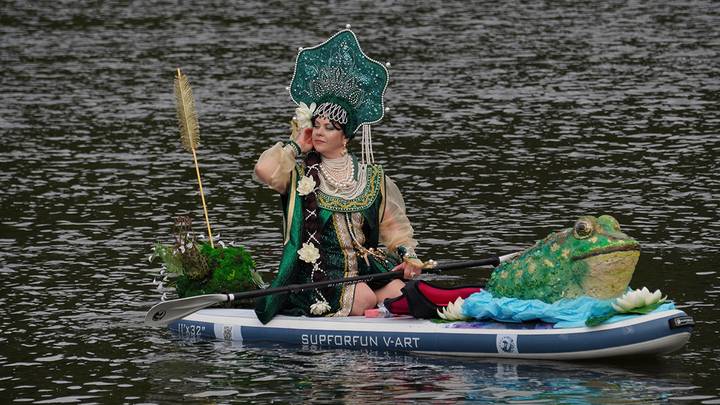 Сап-регата в Серебряном Бору / Фото: Анатолий Цымбалюк / Вечерняя Москва
