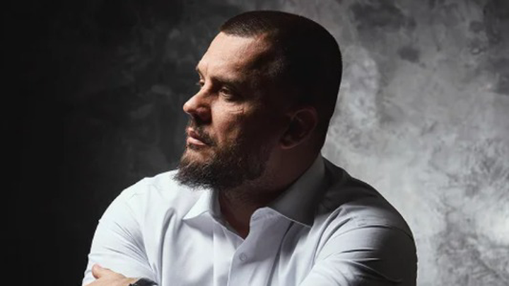 Обыски в рехабах «Антонов PRO» и «Неугасимая надежда»: пытки, задержание руководителей и реклама от звезд