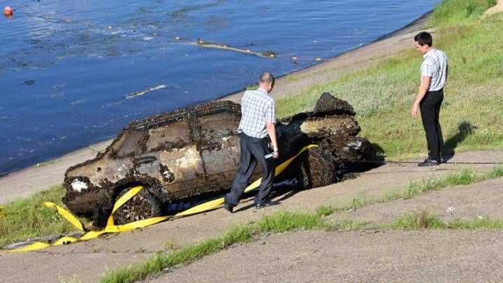 Машина с мертвецом в озере под Новосибирском: истории загадочных находок трупов