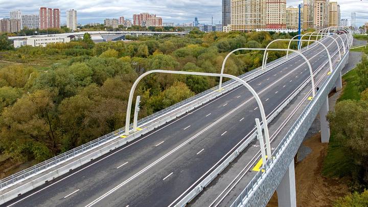 В сентябре открыли прямой выезд с Мосфильмовской улицы на Южную рокаду в районе Раменки 