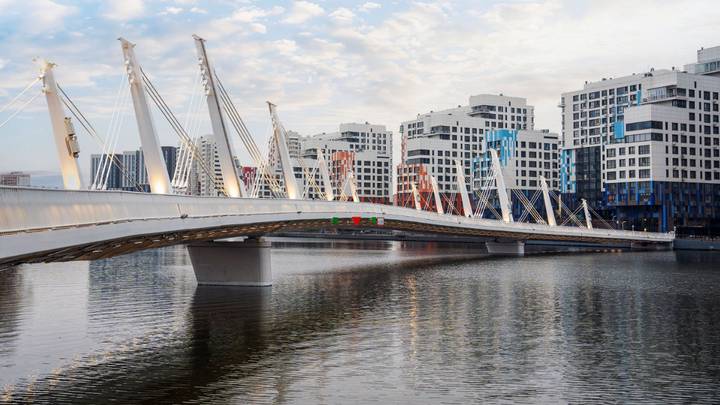 Мост через Нагатинский затон стал новым символом района, популярным местом встреч и ежедневного отдыха