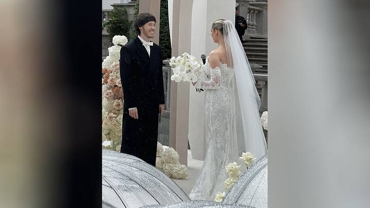 Кто из звезд сыграл свадьбу в 2025 году