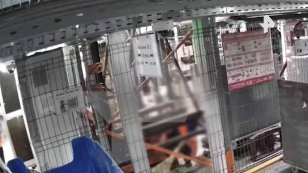 Женщину придавило лифтом на складе в Подмосковье