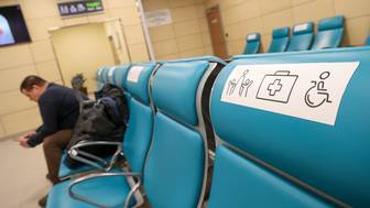 Shot: Около 85 рейсов задержали или отменили в аэропорту Пулково