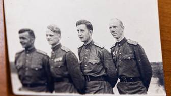 Реликвии летчика – Героя Советского Союза передали в дар Музею Победы