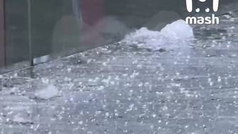 Льдина пролетела 40 этажей и пробила крышу башни «Федерация» в «Москве-Сити»