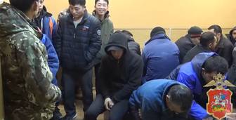 Полиция возбудила дела на четырех мигрантов после рейда на стройке в Подмосковье
